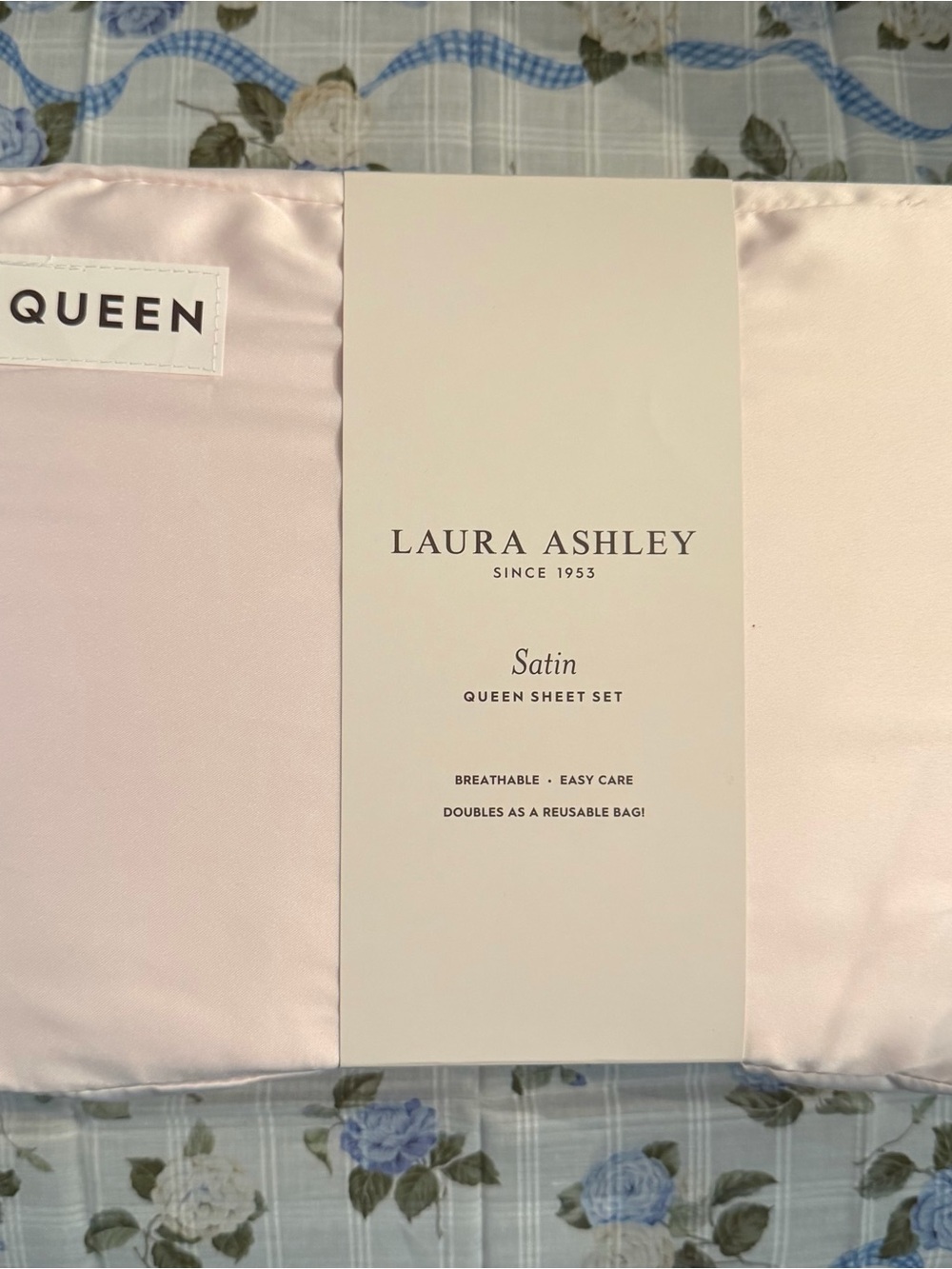 Satin Bliss Pale PINK Laura Ashley Queen Sheet Set - BONUS Storage Bag NWT - Picture 4 of 7